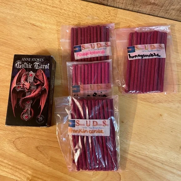 Anne Stokes Gothic Tarot deck and incense bundle - Picture 1 of 3